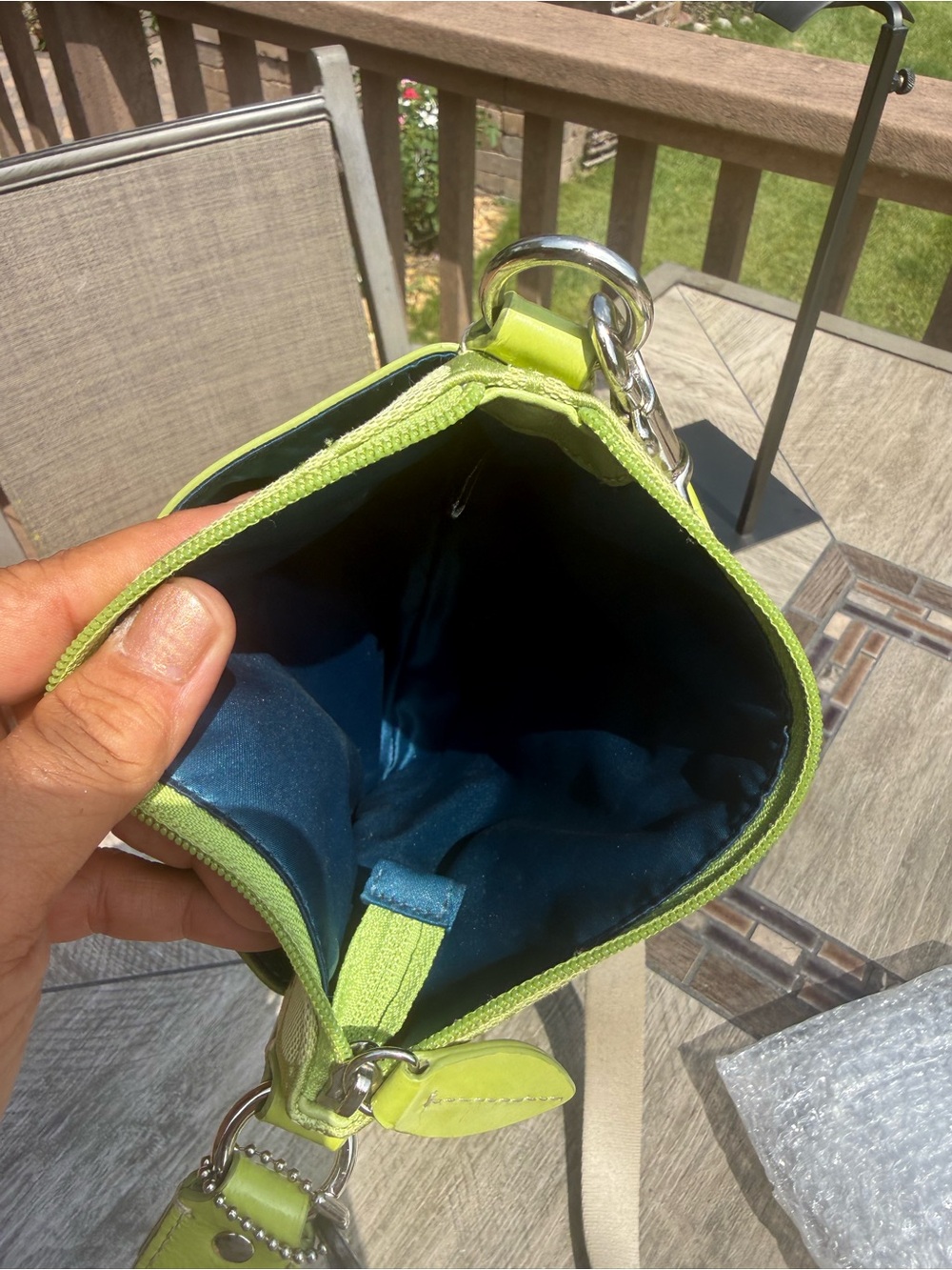 EUC Coach Signature Jacquard North-South Lime Green
Swingpack Crossbody Bag - Picture 11 of 13
